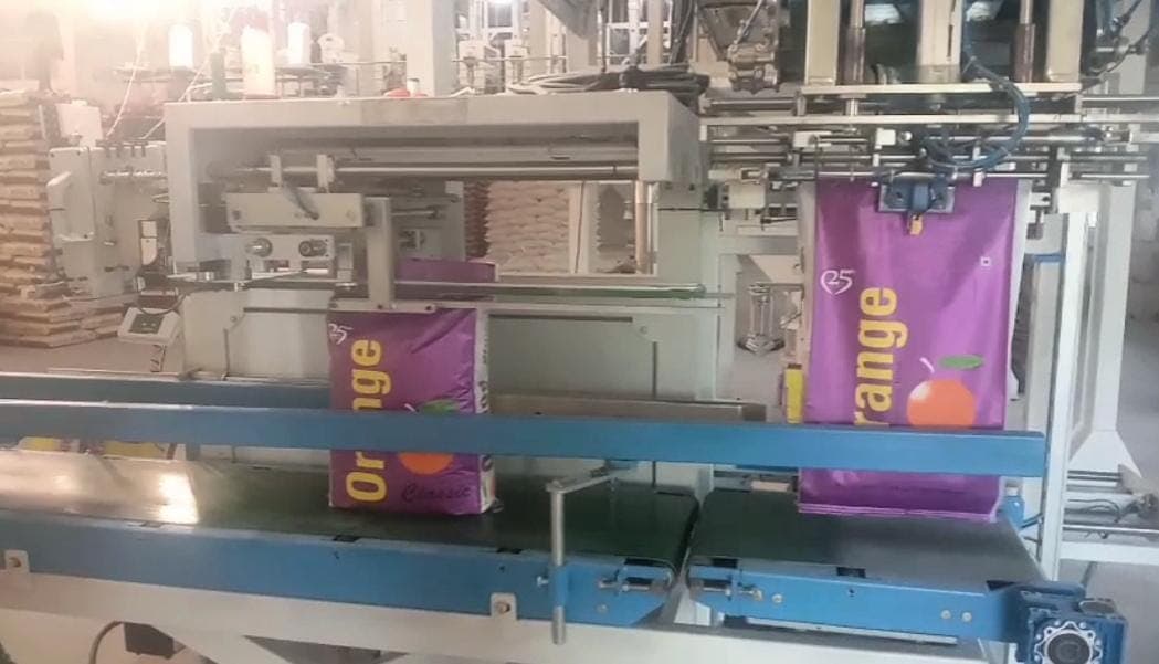fully automatic pick and fill packaging machine 5kg to 50kg